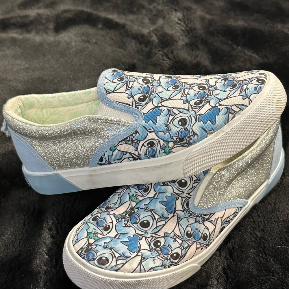 Disney LILO and STITCH size 4 slip on shoes TD